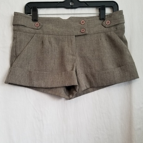 Guess - Picture 1 of 3